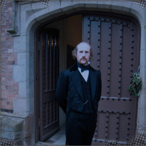 The Old Man who opens the door for Vulcuran